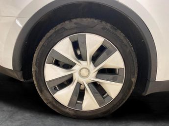 Tesla Model Y (Dual Motor) Long Range 4WDE (384 bhp) - HEATED STEERING
