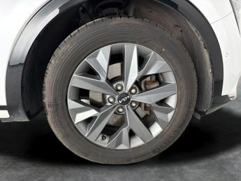 Kia Sportage 1.6 h T-GDi GT-Line S (226 bhp) - BLACK ROOF RAILS - HEAT AND CO