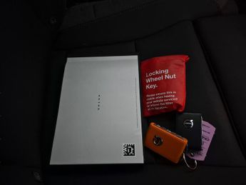 Volvo XC40 Recharge 69kWh Core (231 ps) - BLACK ROOF RAILS - ACTIVE LANE AS