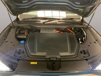 Audi e-tron 55 quattro 95kWh (408 ps) - ADJUSTABLE SUSPENSION - LANE DEPARTU