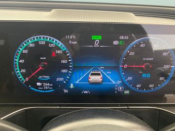 Mercedes-Benz EQC EQC 400 80kWh AMG Line (Premium Plus) 4MATIC (408 ps) - SELF PAR