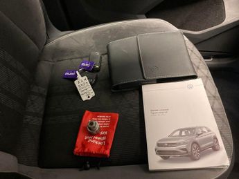 Volkswagen Tiguan 1.4 TSI 13kWh R-Line Plug-in DSG (245 ps) - HEATED SEATS - NAV