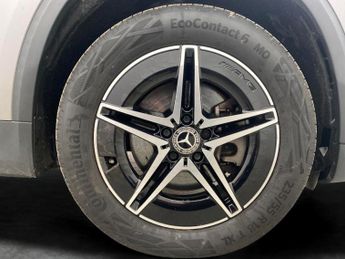 Mercedes-Benz EQA EQA 250+ 70.5kWh AMG Line (190 ps) - ADAPTIVE LIGHTS - HEATED LE