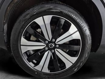 Volvo XC40 Recharge 69kWh Core (231 ps) - BLACK ROOF RAILS - ACTIVE LANE AS