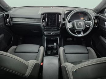 Volvo XC40 Recharge 69kWh Core (231 ps) - BLACK ROOF RAILS - ACTIVE LANE AS