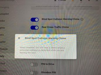 Tesla Model Y SUV RWD (346 ps) - HEATED STEERING - WIFI - BLIND SPOT ASSIST