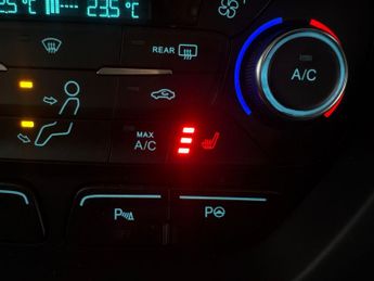 Ford Kuga 2.0 TDCi Vignale Powershift AWD (180 ps) - REVERSE CAM - NAV