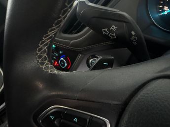 Ford Kuga 2.0 TDCi Vignale Powershift AWD (180 ps) - REVERSE CAM - NAV