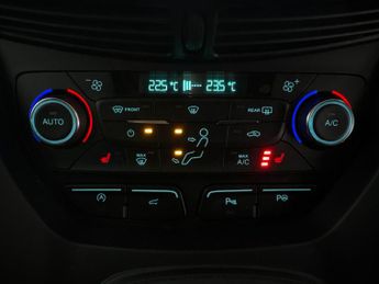 Ford Kuga 2.0 TDCi Vignale Powershift AWD (180 ps) - REVERSE CAM - NAV