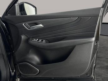 MG Mg Hs 1.5 T-GDI 16.6kWh Exclusive Plug-in (258 ps) - ACTIVE LANE ASSIS