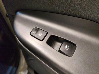 Hyundai Kona 64kWh Ultimate (10.5kW Charger) (204 ps) - LED - REVERSE CAM - N