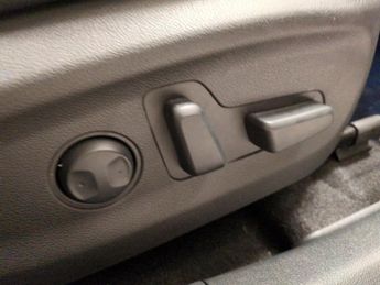 Hyundai Kona 64kWh Ultimate (10.5kW Charger) (204 ps) - LED - REVERSE CAM - N