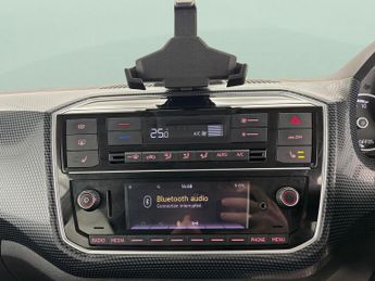 Volkswagen E-up! 36.8kWh e-up! (82 ps) - BLUETOOTH - CLIMATE CONTROL - DAB