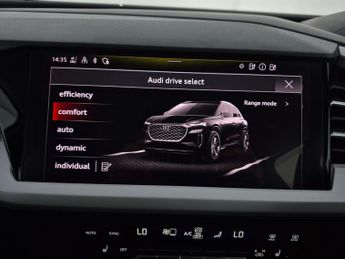 Audi Q4 E-tron 35 Sport 55kWh (170 ps) - CARPLAY - ACTIVE LANE ASSIST - LED