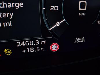 Audi Q4 E-tron 35 Sport 55kWh (170 ps) - CARPLAY - ACTIVE LANE ASSIST - LED