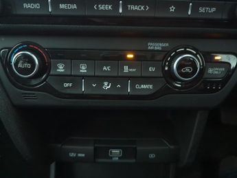 Kia Niro 64kWh 2 (201 bhp) - CRUISE - PADDLE SHIFT - 17IN ALLOYS