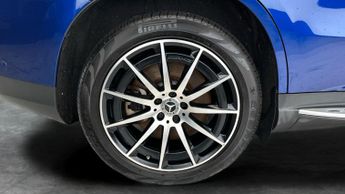 Mercedes-Benz EQC EQC 400 80kWh AMG Line 4MATIC (408 ps) - HEATED LEATHER - COMFOR