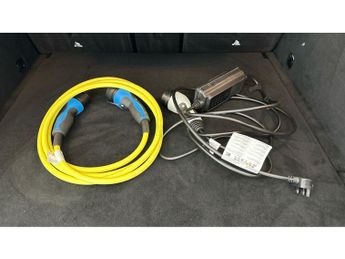 Mercedes-Benz EQC EQC 400 80kWh AMG Line 4MATIC (408 ps) - HEATED LEATHER - COMFOR