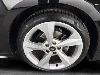 Audi A3 1.5 TFSI 35 S line S Tronic (150 ps) - LEATHER - DAB - BLUETOOTH