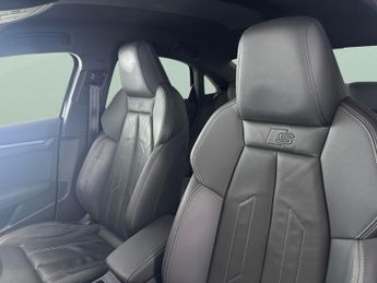 Audi A3 1.5 TFSI 35 S line S Tronic (150 ps) - LEATHER - DAB - BLUETOOTH