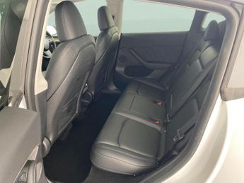 Tesla Model Y (Dual Motor) Long Range 4WDE (384 bhp) - HEATED STEERING - WIFI