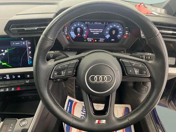 Audi A3 1.5 TFSI 35 S line Sportback S Tronic (150 ps) - CRUISE - DRIVIN