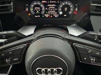 Audi A3 40 TFSI e Sport S Tronic [Comfort+Sound] - MMI NAV PLUS - CARPLA