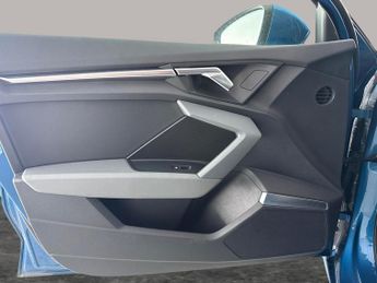 Audi A3 40 TFSI e Sport S Tronic [Comfort+Sound] - MMI NAV PLUS - CARPLA