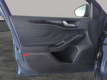 Ford Focus 1.0T EcoBoost MHEV ST-Line X DCT (155 ps) - B&O AUDIO - LED - NA