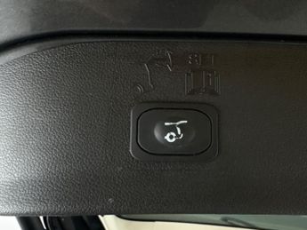 Ford Kuga 2.0 TDCi Vignale Powershift AWD (180 ps) - REVERSE CAM - NAV