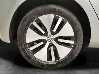 Volkswagen E-golf 35.8kWh e-Golf (136 ps) - CLIMATE CONTROL - DAB - USB AUDIO
