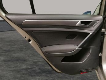 Volkswagen E-golf 35.8kWh e-Golf (136 ps) - CLIMATE CONTROL - DAB - USB AUDIO