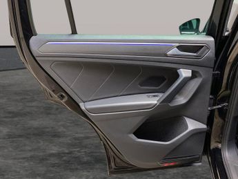 Volkswagen Tiguan 1.4 TSI 13kWh R-Line Plug-in DSG (245 ps) - HEATED SEATS - NAV