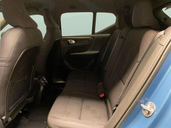 Volvo XC40 Recharge 69kWh Plus (231 ps) - KEYLESS ENTRY - PARK ASSIST - LED