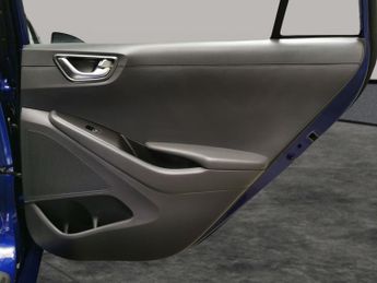 Hyundai Ioniq 38.3kWh Premium (136 ps) - REVERSE CAM - NAV - HEATED SEATS