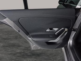 Mercedes-Benz CLA 1.3 CLA250e 15.6kWh AMG Line (Premium Plus) Coupe Plug-in 8G-DCT