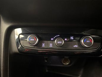 Vauxhall Corsa Electric 50kWh SRi Premium (136 ps) - CRUISE - CLIMATE CONTROL - KEYLESS 