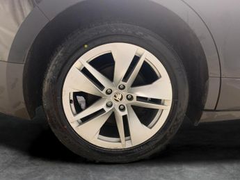 Skoda Enyaq iV 62kWh 60 (DC120kW) (179 ps) - WIFI - BLUETOOTH - CRUISE