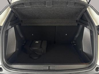 Peugeot E-2008 50kWh GT (136 ps) - BLIND SPOT ASSIST - LANE DEPARTURE  - WIFI