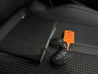 Peugeot E-2008 50kWh GT (136 ps) - BLIND SPOT ASSIST - LANE DEPARTURE  - WIFI