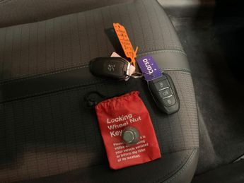 Peugeot E-208 50kWh Allure (136 ps) - ACTIVE LANE ASSIST - LED - NAV