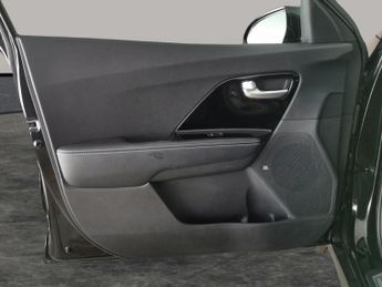Kia Niro 64kWh 4+ (201 bhp) - LED - REVERSE CAM - NAV