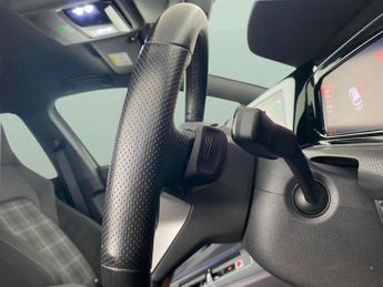 Volkswagen Golf 2.0 TDI GTD DSG (200 ps) - CARPLAY - LED - ALCANTARA