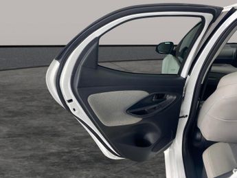 Toyota Yaris 1.5 VVT-h Excel E-CVT (116 ps) - BLIND SPOT ASSIST - LANE TRACE 