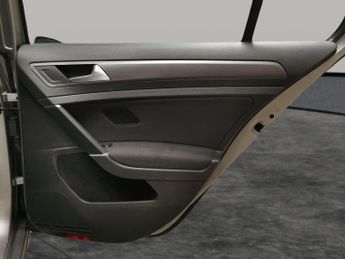 Volkswagen E-golf 35.8kWh e-Golf (136 ps) - CLIMATE CONTROL - DAB - USB AUDIO