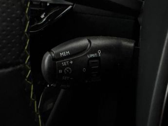 Peugeot E-2008 50kWh GT (136 ps) - BLIND SPOT ASSIST - LANE DEPARTURE  - WIFI