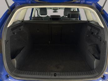 Skoda Enyaq iV 62kWh 60 (DC120kW) (179 ps) - SMARTLINK - NAV - WIFI