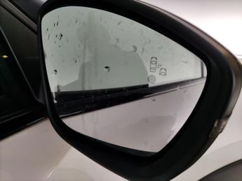 Peugeot E-2008 50kWh GT Premium (136 ps) - REVERSE CAM - SAT NAV - ALCANTARA
