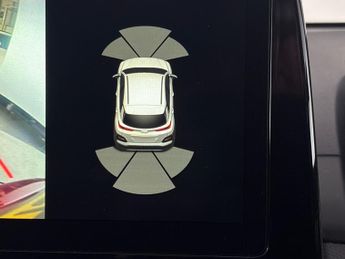 Hyundai Kona 64kWh Premium (10.5kW Charger) (204 ps) - REVERSE CAM - NAV - HE