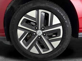 Hyundai Kona 64kWh Premium (10.5kW Charger) (204 ps) - REVERSE CAM - NAV - HE